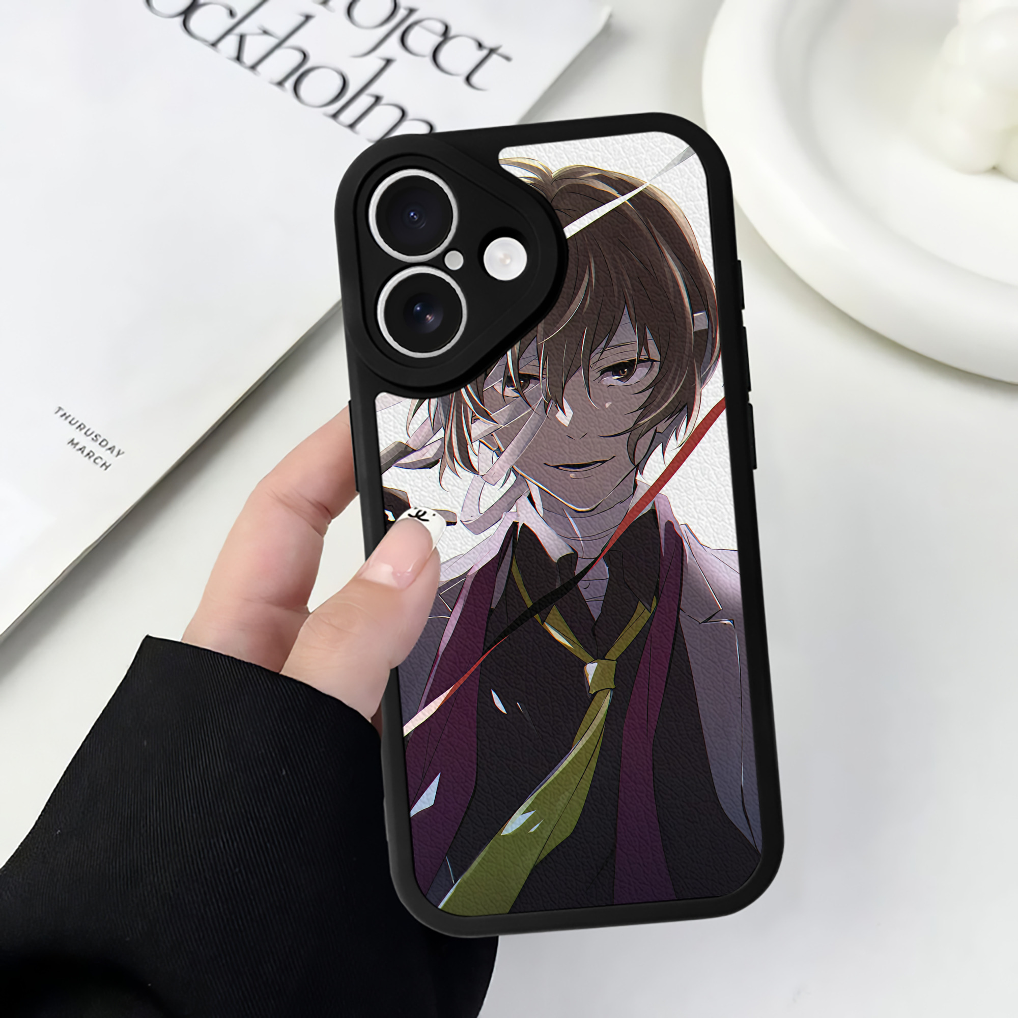 （画像用） 文豪ストレイドッグス Bungo Stray Dogs 【iPhone 16シリーズ対応】シリコンスマホケース（レザー調） 材質：シリコン